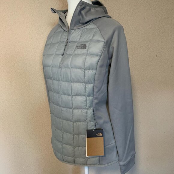 The North Face ThermoBall Hybrid Hoodie in light gray - Picture 3 of 7